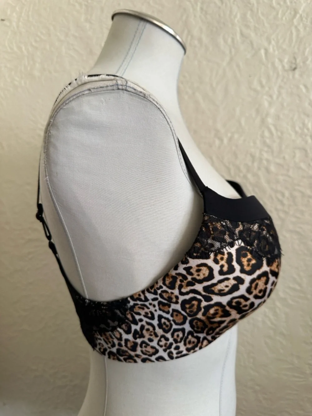 Victoria’s Secret Leopard Print Black Lace Push-Up Bra 34C